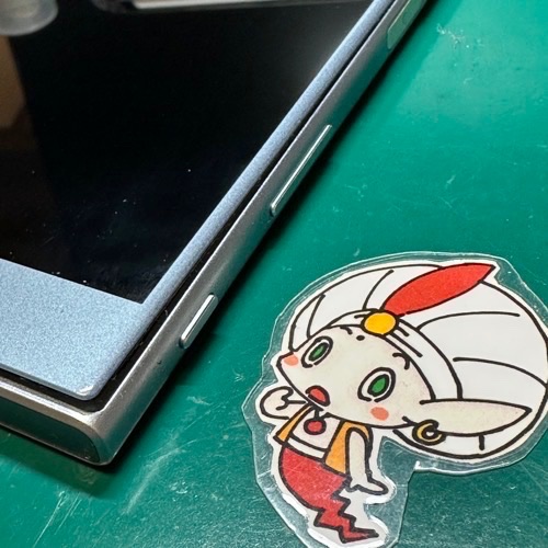 膨張したXperia XZ Sのバッテリー