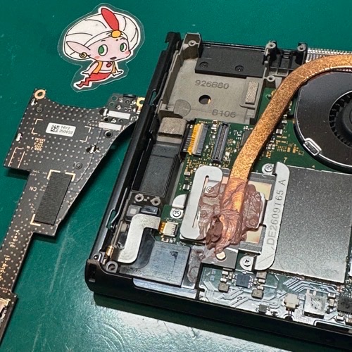 液晶の動作確認のためゲームボードを取り外し