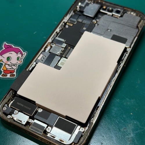 Apple純正バッテリー交換作業中