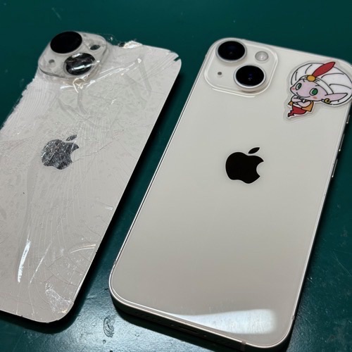 修理完了後のiPhone14の背面