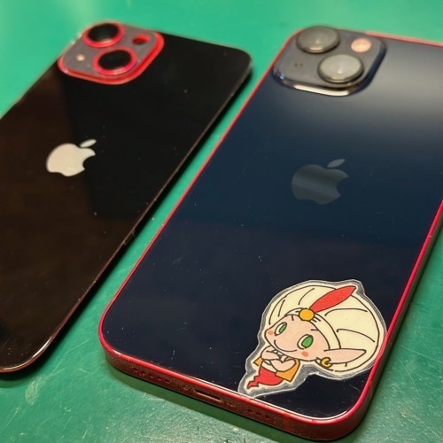 背面とドックを黒に変更したiPhone14