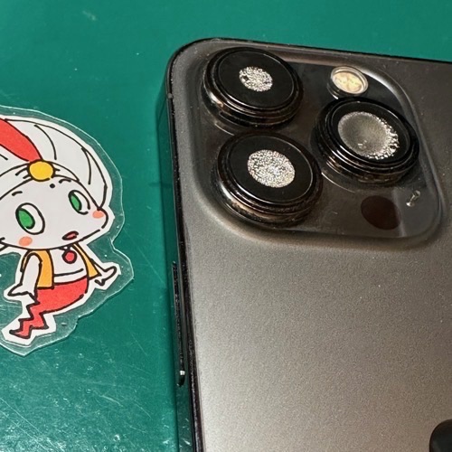 水没で曇ってしまったiPhone13Proのカメラレンズ