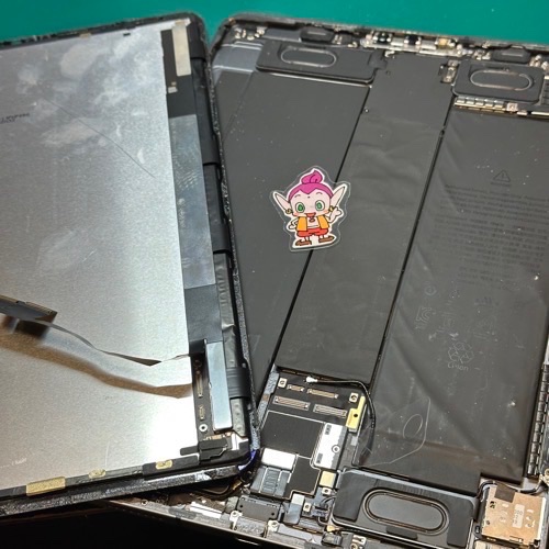 内部確認時のiPad Pro 内部の状態