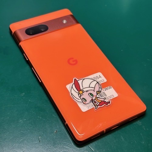 バッテリーが膨張し背面が浮いたGoogle Pixel 7a