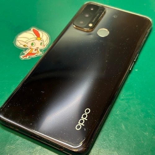 水没で液晶が映らないOPPO Reno5Aの状態
