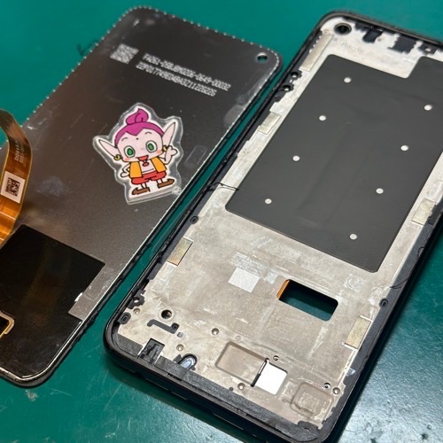 OPPO Reno5A 液晶不良パネルの取り外し