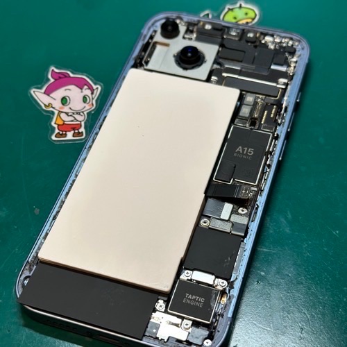 Apple純正バッテリーの取り付けと圧着