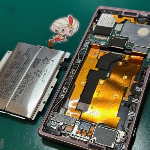 膨張したバッテリーの取り外し