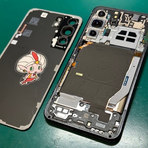 背面パネルを取り外し