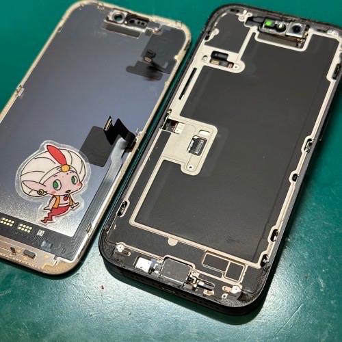 画面を取り外し内部が露出した状態