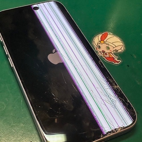 破損したiPhone17の様子