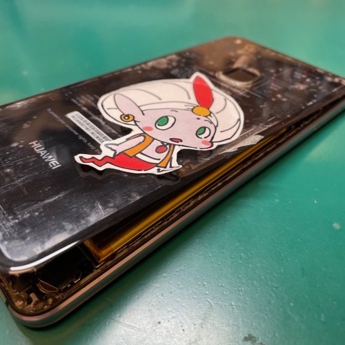 立川市からお越しのお客様　Huawei P10lite バッテリー膨張
