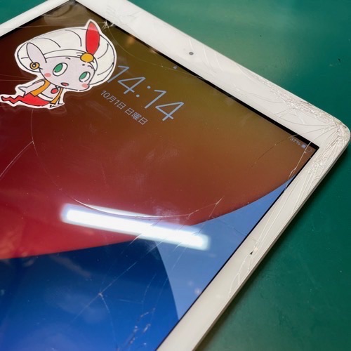 昭島市からお越しのお客様 iPad 8画面割れ修理