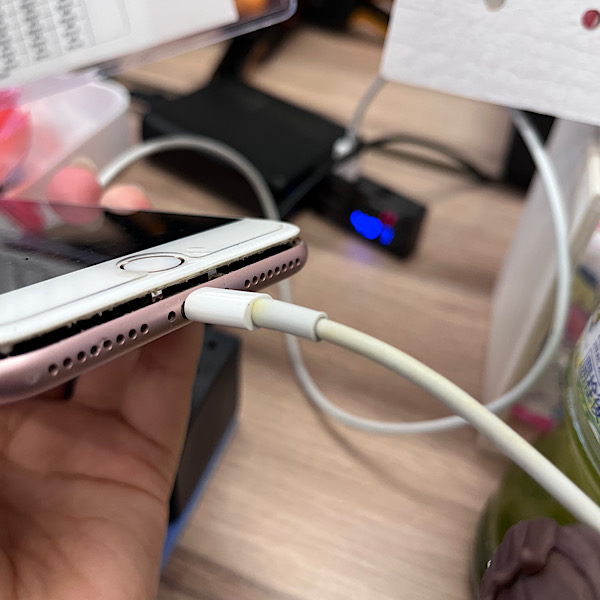 川崎市からのお客様　iPhone7Plus ライトニングコネクタ交換