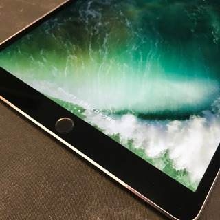 府中市からのお客様　iPadPro10.5（アイパッドプロ10.5）画面割れ+液晶故障修理