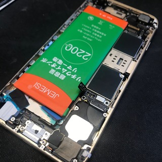 立川市からのお客様　iPhone6S（アイフォン6S）のバッテリー自己修理失敗からの店頭修理