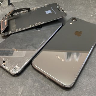 多摩市からのお客様　iPhoneXR（アイフォンXR）液晶・背面フレーム交換修理（リファビッシュ）