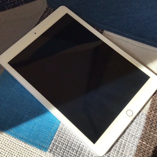 多摩市からのお客様　iPad7 ガラス交換