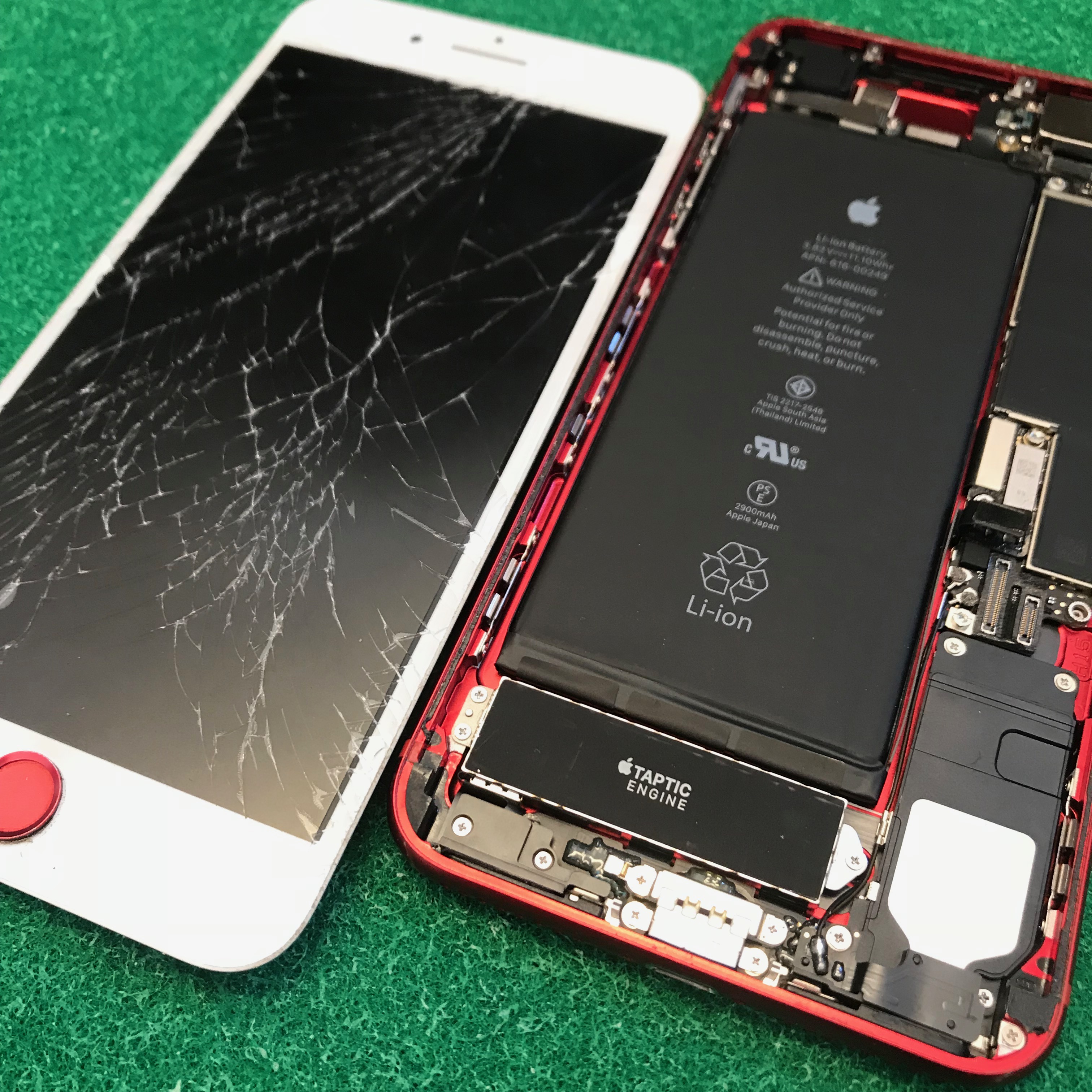 ガラス割れのiPhone7Plus
