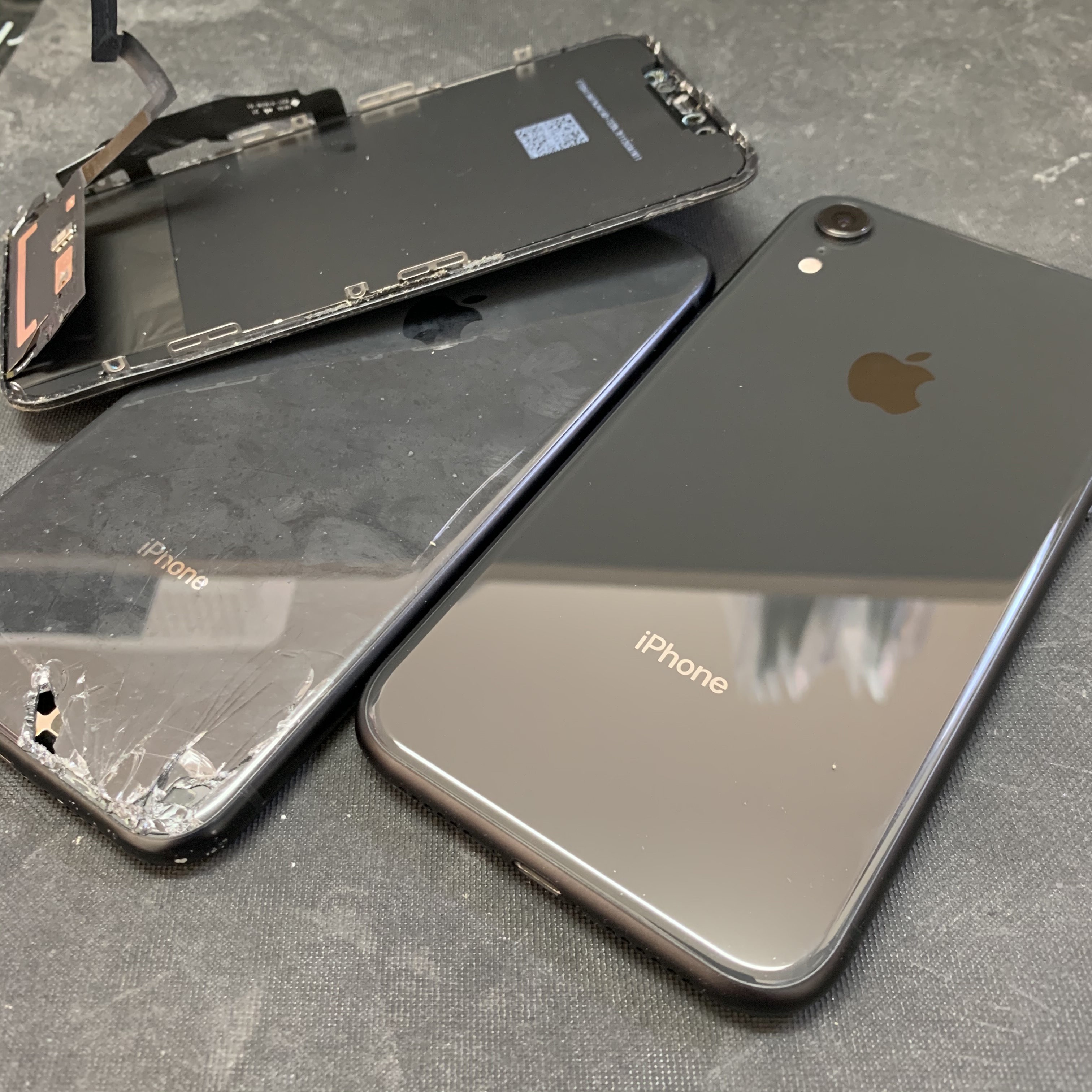 多摩市からのお客様 iPhoneXR（アイフォンXR）液晶・背面フレーム交換 