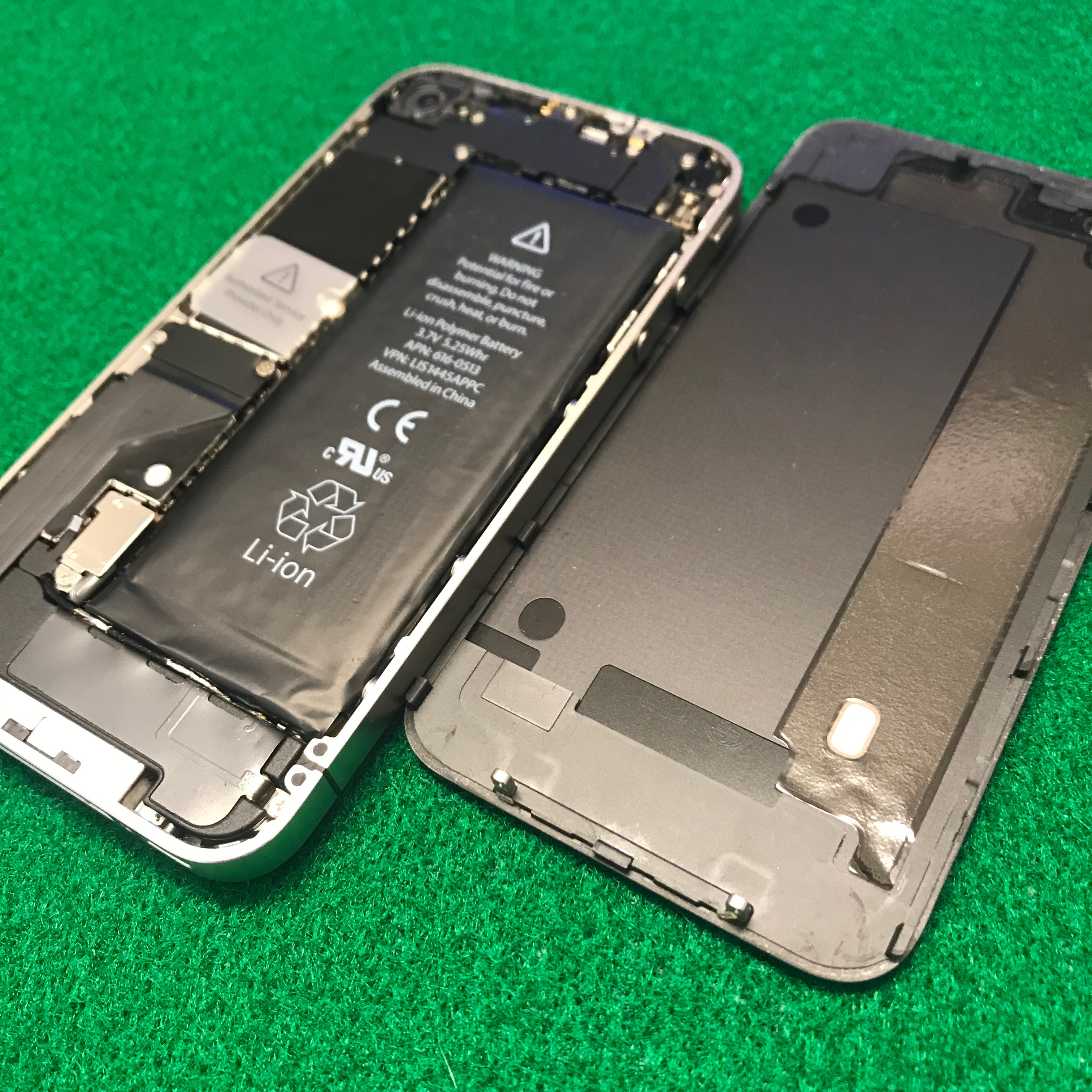 日野市からのお客様 iPhone4・iPhone4S（アイフォン4.アイフォン4S）まだまだ現役？バッテリー交換：機種：iPhone ｜修理事例のご紹介