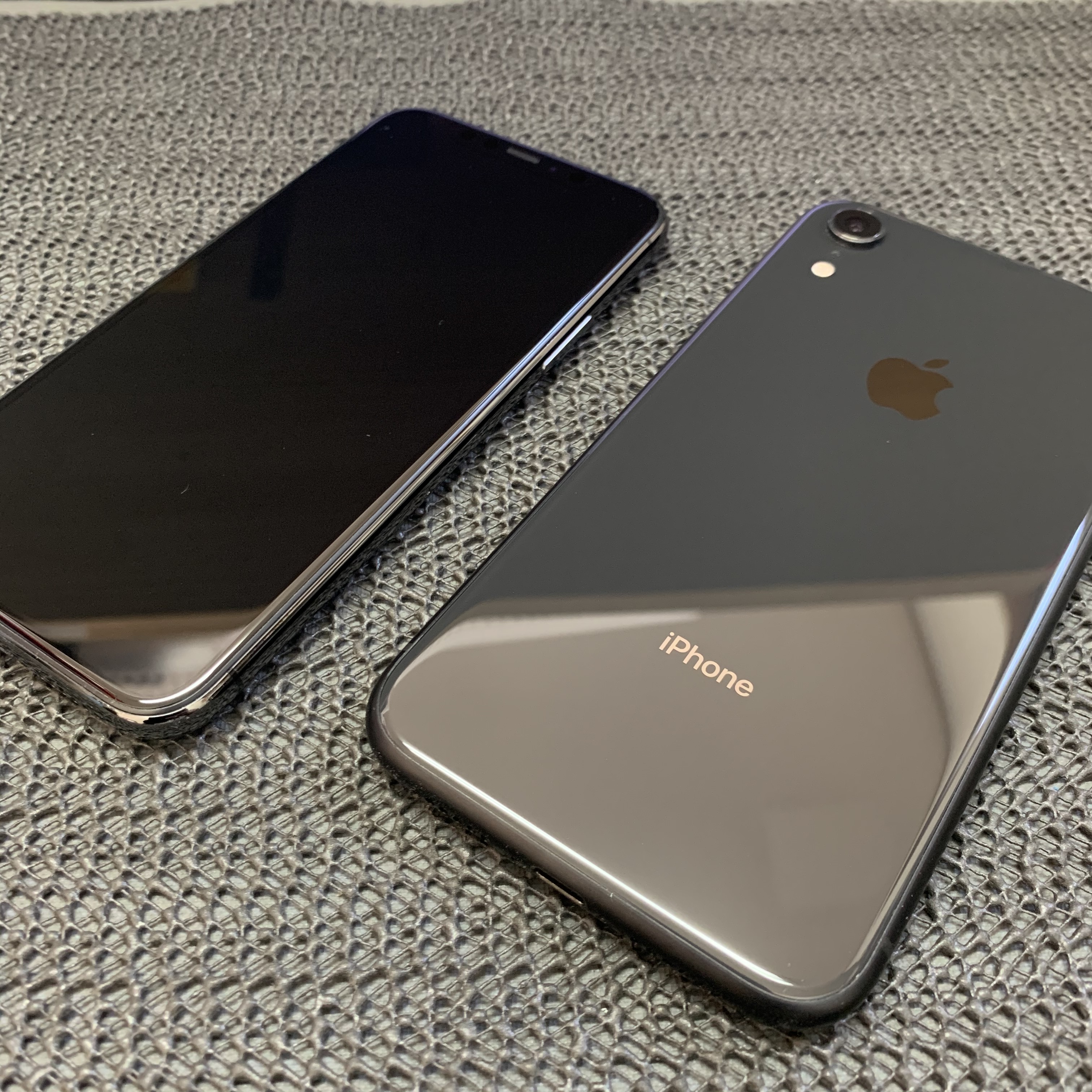 iPhoneXRの背面フレーム交換